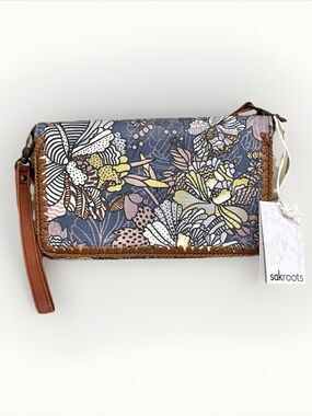 The SAK Sakroots Marin Smartphone Mini Crossbody Bag Print Wristlet NWT